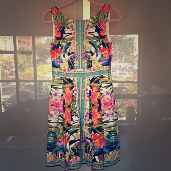 SOLD - Retro tropical print dress with pockets - Picture 2 of 7